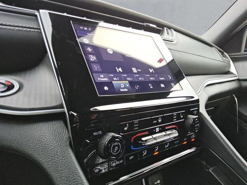 New 2025 Jeep Grand Cherokee L Altitude image 20