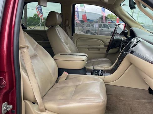 Used 2011 Cadillac Escalade Luxury AWD/4WD image 11