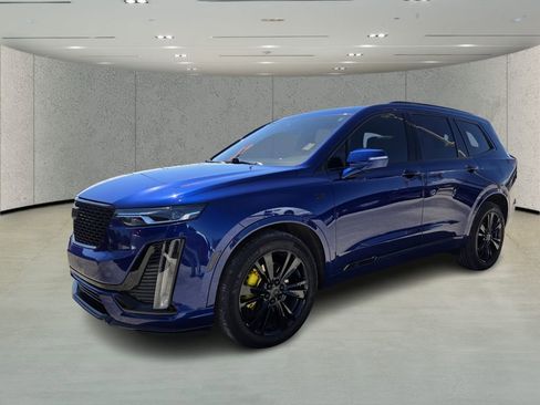 Used 2024 Cadillac XT6 Premium Luxury w/ LPO, Floor Liner Package image 7