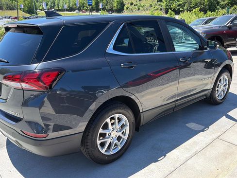Used 2023 Chevrolet Equinox LT AWD/4WD image 3