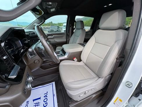 Used 2023 GMC Sierra 1500 SLT w/ SLT Premium Plus Package AWD/4WD image 29