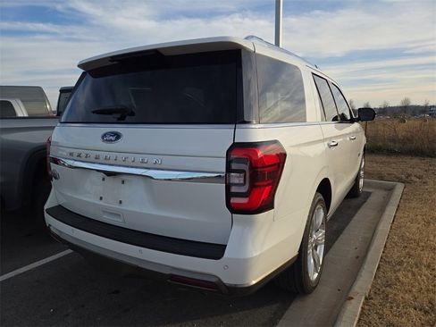 Used 2022 Ford Expedition King Ranch image 3