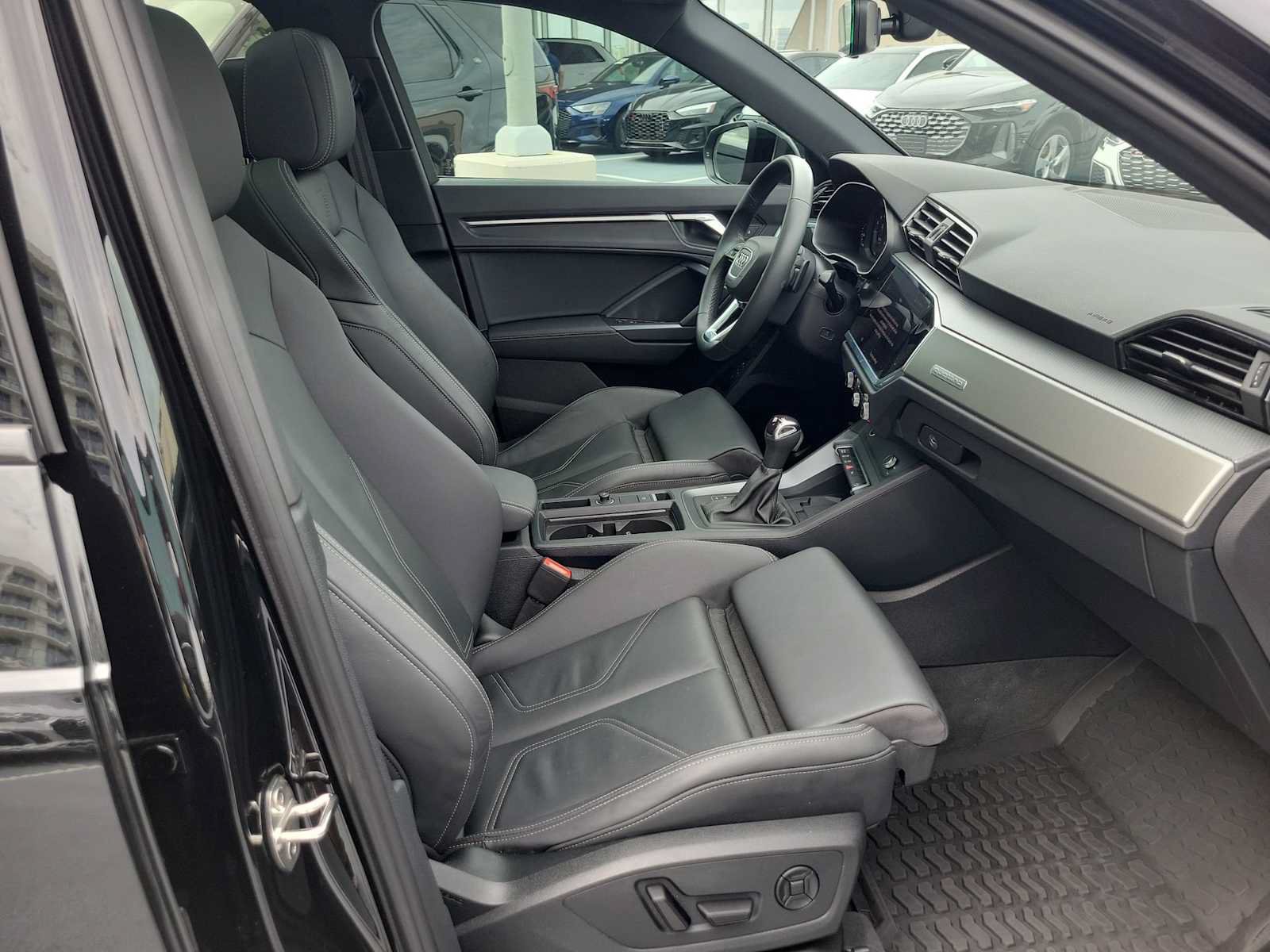 Certified 2025 Audi Q3 2.0T Premium w/ Convenience Package AWD/4WD image 22