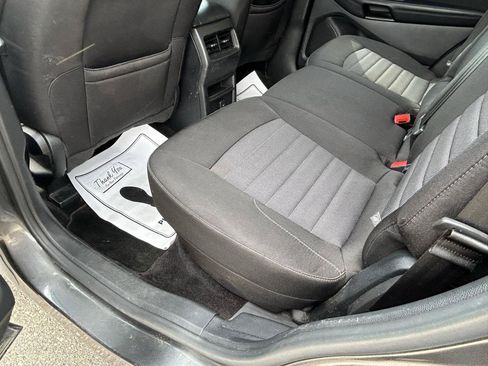 Used 2016 Ford Edge SE FWD image 9