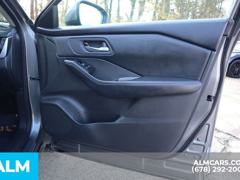 Used 2024 Nissan Rogue SV FWD image 29
