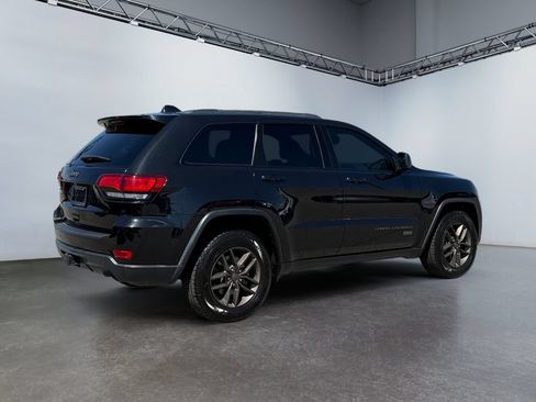 Used 2016 Jeep Grand Cherokee Laredo 75th Anniversary AWD/4WD image 3