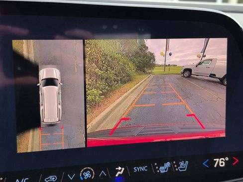 New 2026 Chevrolet Suburban Premier RWD image 19