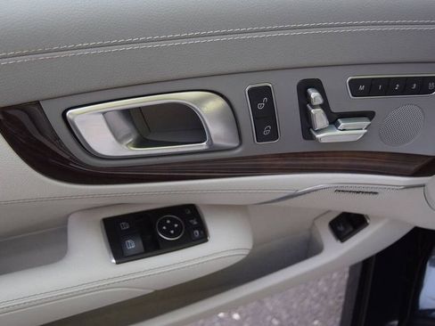 Used 2013 Mercedes-Benz SL 550 image 18
