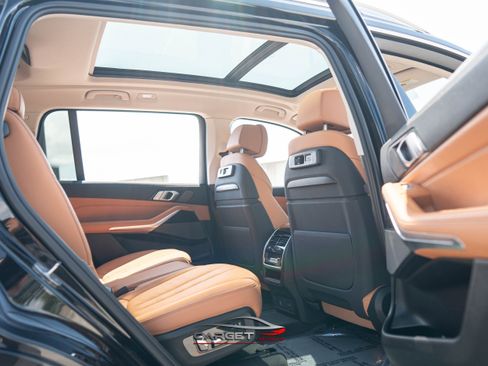 Used 2019 BMW X7 xDrive40i w/ Cold Weather Package image 19