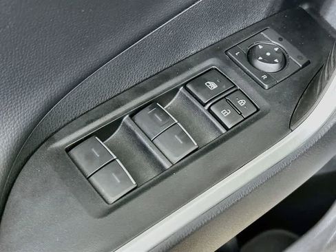Used 2025 Toyota RAV4 XSE AWD/4WD image 28
