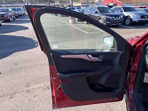 Used 2021 Ford Escape SE w/ Convenience Package FWD image 13