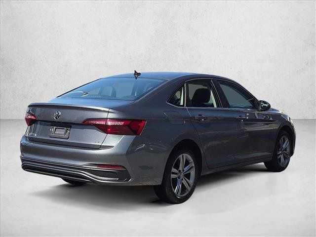 Used 2024 Volkswagen Jetta SE FWD image 5