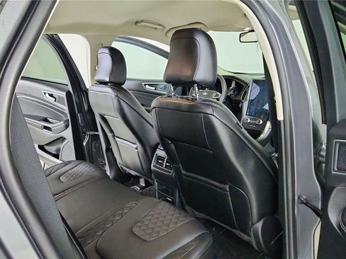 Used 2024 Ford Edge Titanium image 33