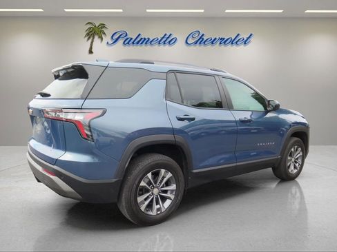 Used 2025 Chevrolet Equinox LT w/ Convenience Package II FWD image 3