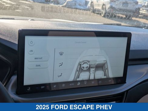 Used 2025 Ford Escape SE FWD image 25