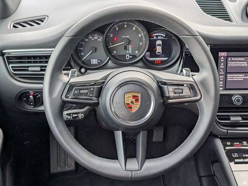 Certified 2025 Porsche Macan AWD/4WD image 20