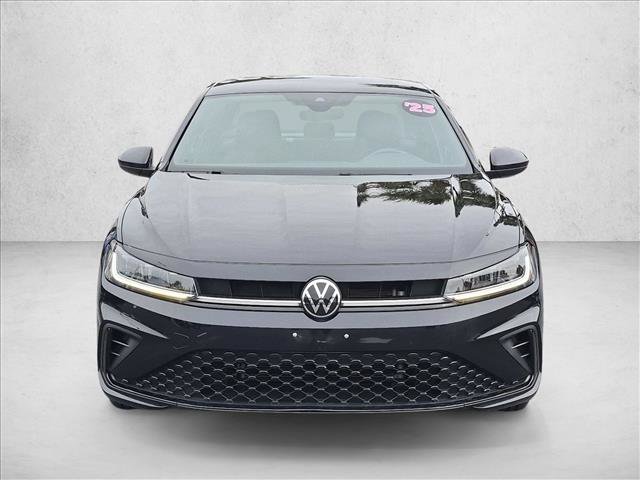 Used 2025 Volkswagen Jetta Sport FWD image 2