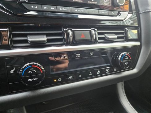 Used 2022 Nissan Pathfinder SV image 28