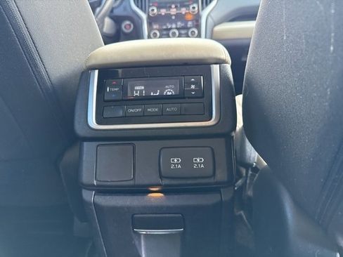 Used 2019 Subaru Ascent Premium image 16