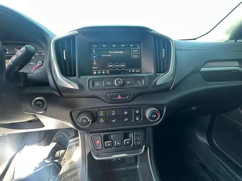 Used 2018 GMC Terrain SLE FWD image 28