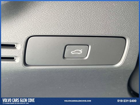 Used 2025 Volvo XC40 B5 Ultra w/ Climate Package image 20