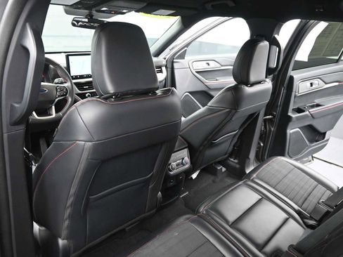 Used 2025 Ford Explorer ST-Line w/ ST-Line Street Pack AWD/4WD image 21