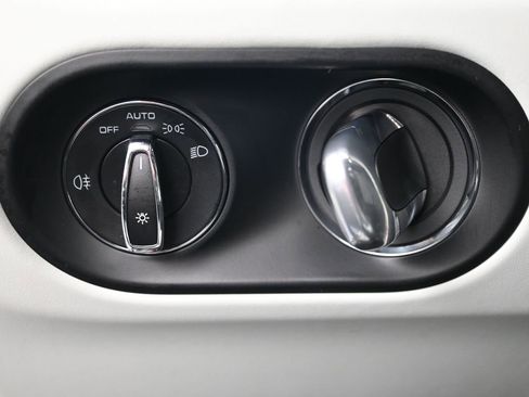 Certified 2026 Porsche Macan Turbo image 24