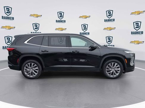 Used 2025 Buick Enclave Preferred AWD/4WD image 9