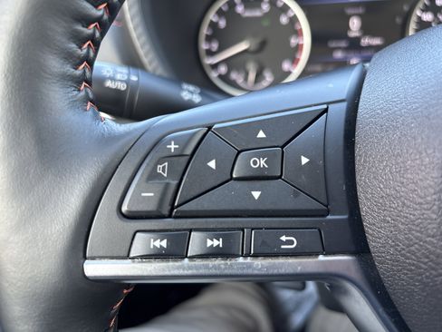 Used 2025 Nissan Sentra SR w/ SR Premium Package image 21