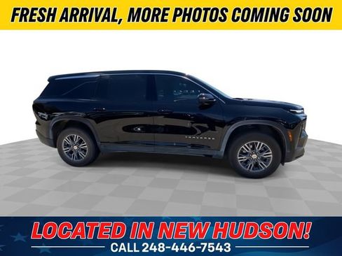 Used 2024 Chevrolet Traverse LS AWD/4WD image 3