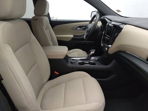 Used 2023 Chevrolet Traverse LS image 21