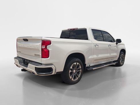 Used 2023 Chevrolet Silverado 1500 High Country AWD/4WD image 3