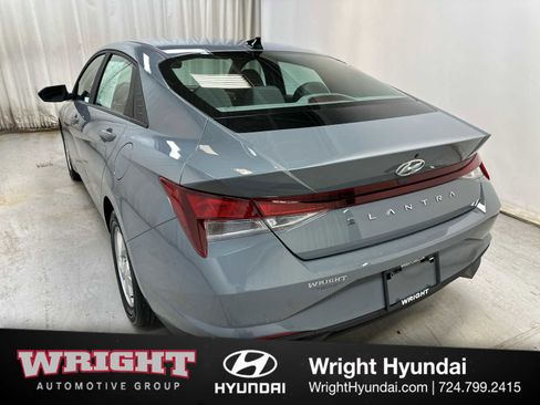 Certified 2023 Hyundai Elantra SE w/ Cargo Package image 4