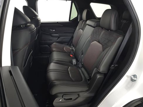 Used 2026 Honda Pilot Black Edition image 38