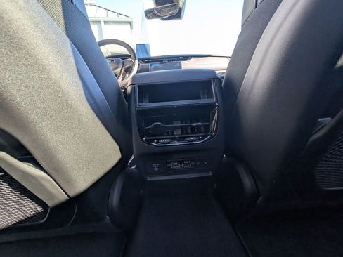 New 2025 Jeep Grand Cherokee Limited w/ Black Appearance Package image 37