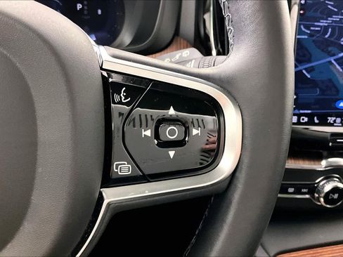 Used 2024 Volvo XC60 B5 Plus w/ Protection Package Premier image 25