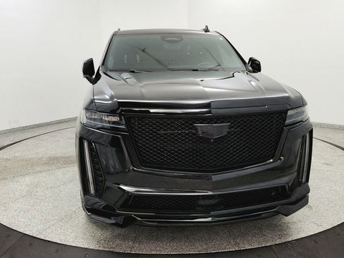 Used 2023 Cadillac Escalade ESV V w/ Heavy-Duty Trailer Package AWD/4WD image 8