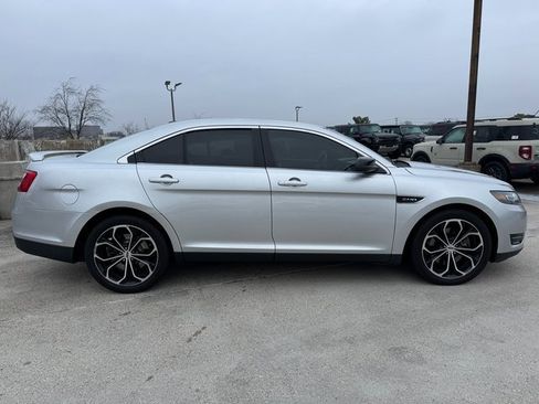 Used 2017 Ford Taurus SHO image 2