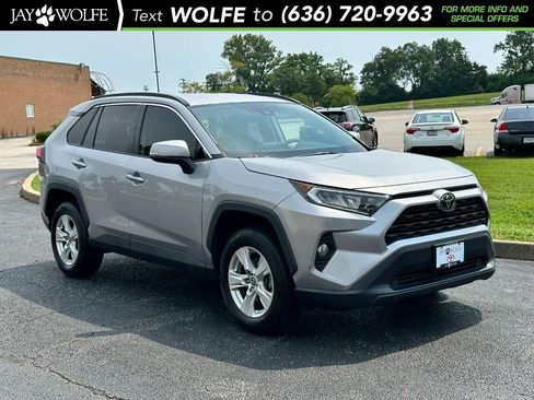 Used 2021 Toyota RAV4 XLE AWD/4WD image 1