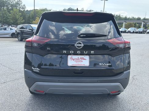 Used 2023 Nissan Rogue SV AWD/4WD image 16