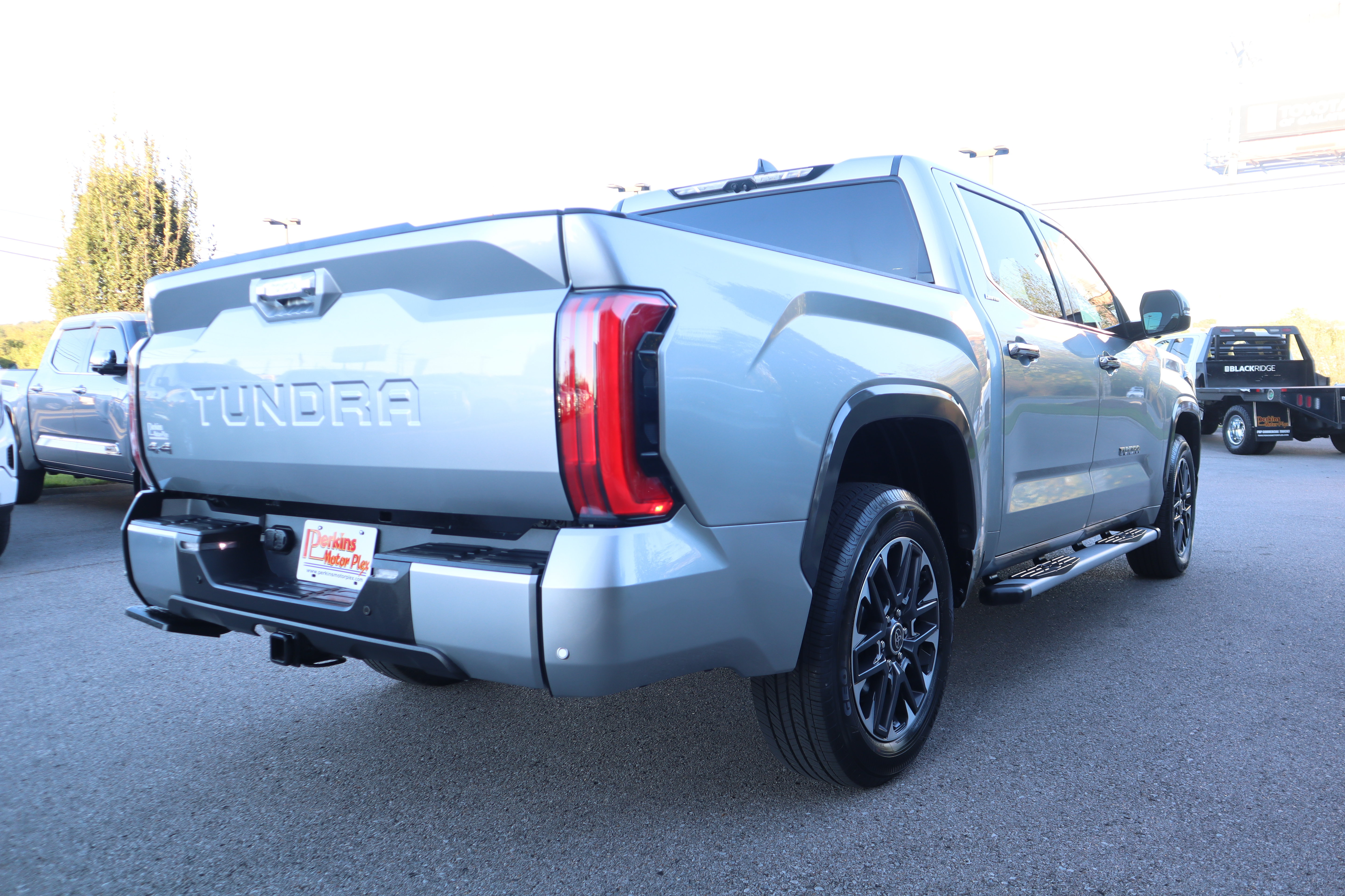 Used 2023 Toyota Tundra Limited AWD/4WD image 7