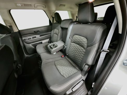 Used 2023 Nissan Pathfinder SV AWD/4WD image 28