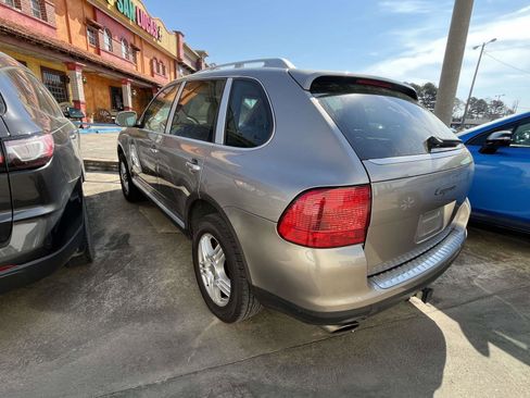 Used 2004 Porsche Cayenne image 2