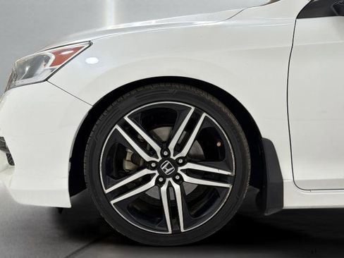 Used 2017 Honda Accord Sport image 36