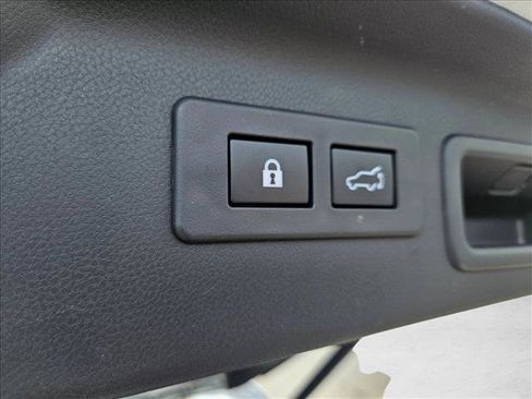 Certified 2025 Subaru Forester Premium AWD/4WD image 7