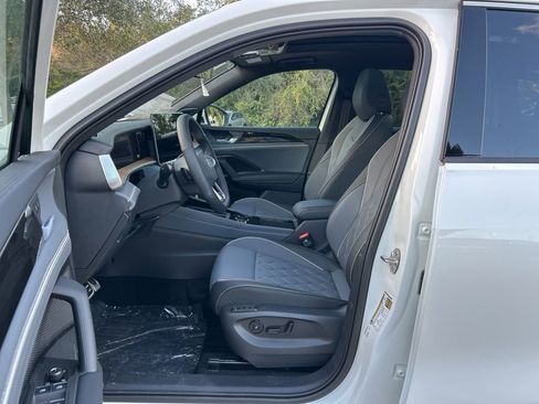 New 2026 Volkswagen Tiguan SEL R-Line image 15