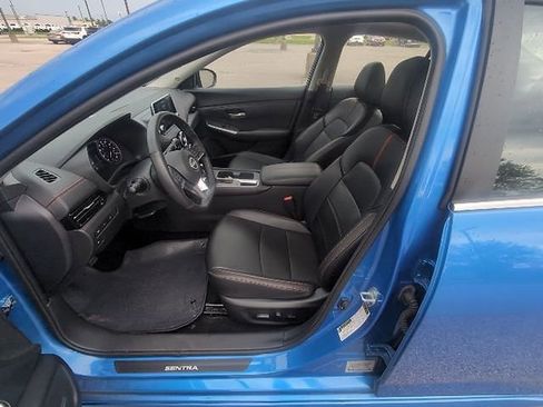 Used 2025 Nissan Sentra SR w/ SR Premium Package FWD image 12