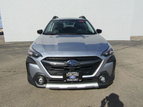 Used 2025 Subaru Outback Limited AWD/4WD image 3