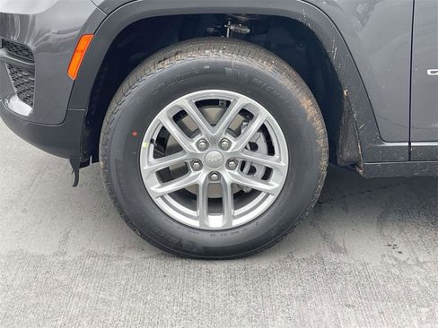 New 2025 Jeep Grand Cherokee Laredo X image 11