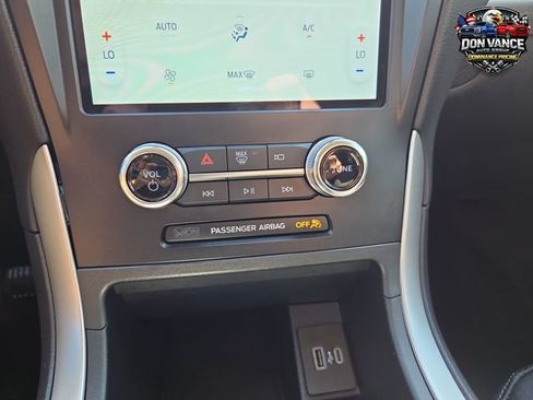Used 2024 Ford Edge SE w/ Black Appearance Package AWD/4WD image 18